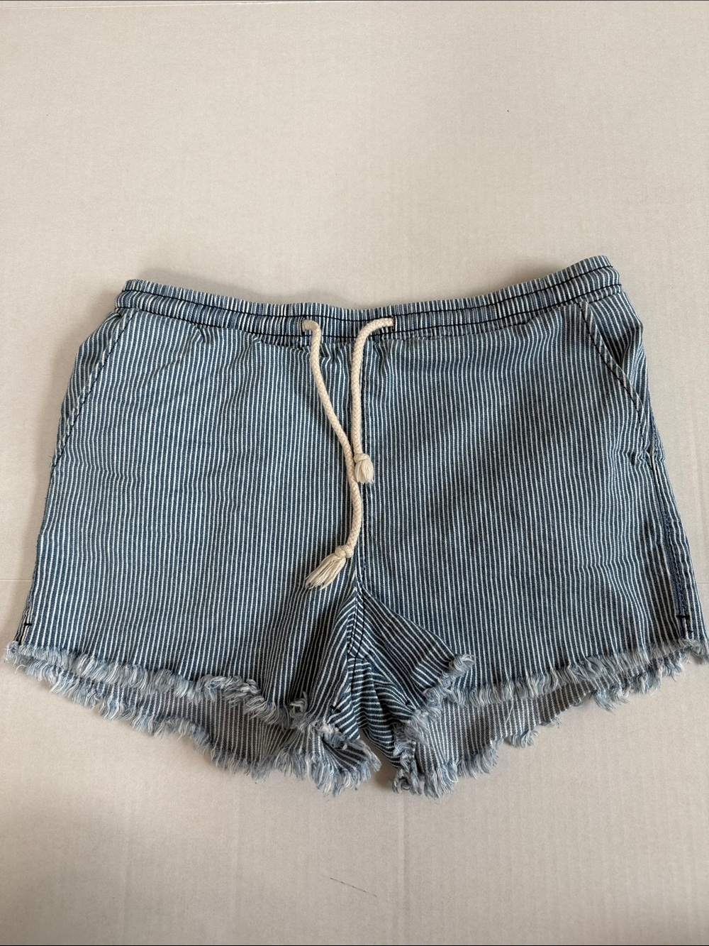 Wild Fable Drawstring Denim Shorts Stripes White and Blue size Medium